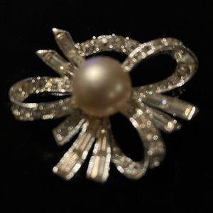 Vintage Faux Rhinestone Pearl Brooch